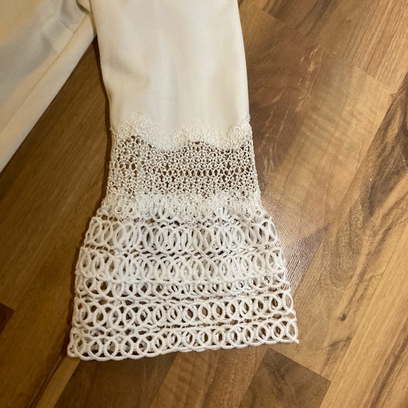 T Tahari White Blouse Lace Sleeve Small zipper Front - Picture 3 of 6